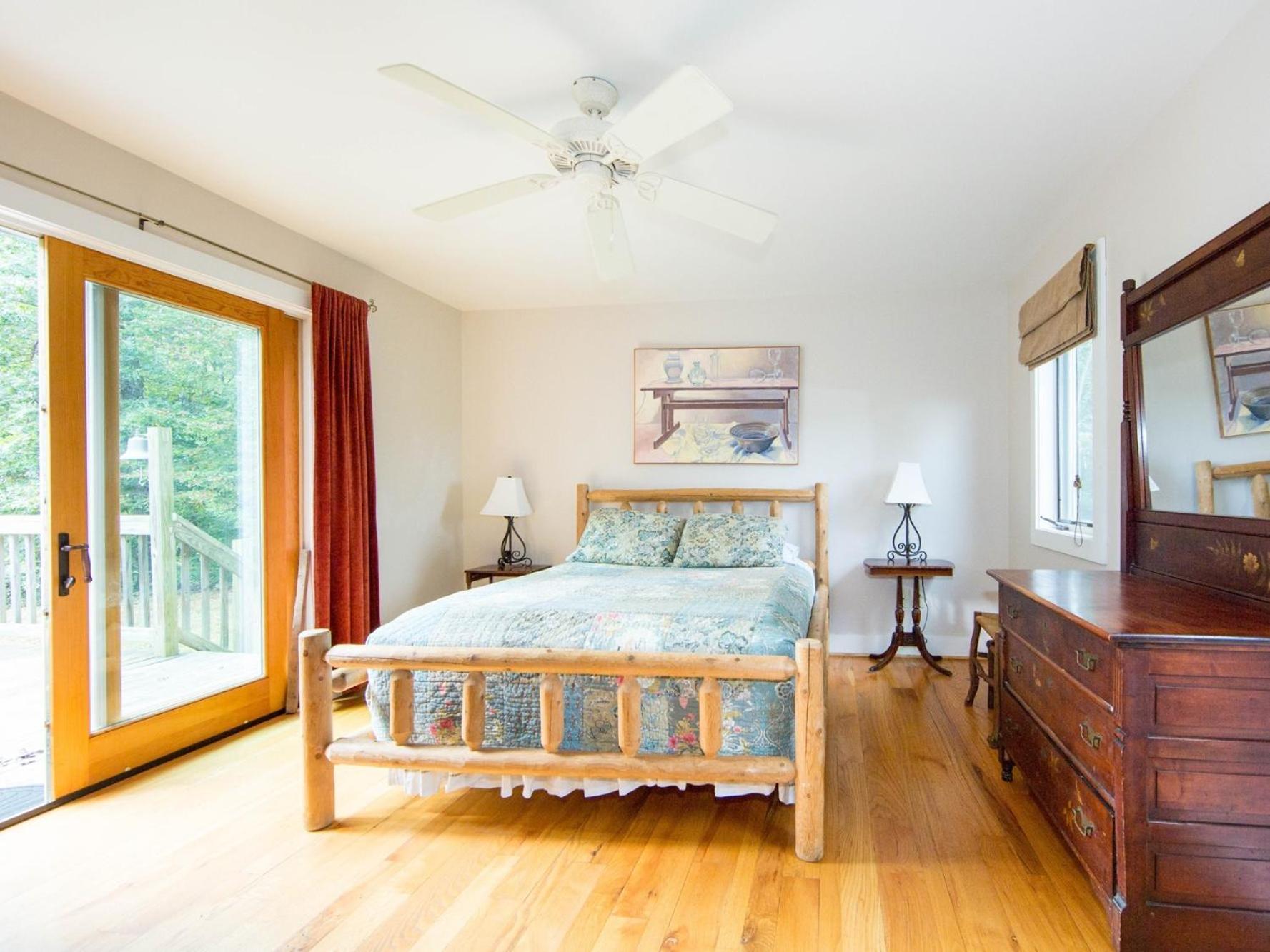 Crozet Montfair Resort Farm חדר תמונה
